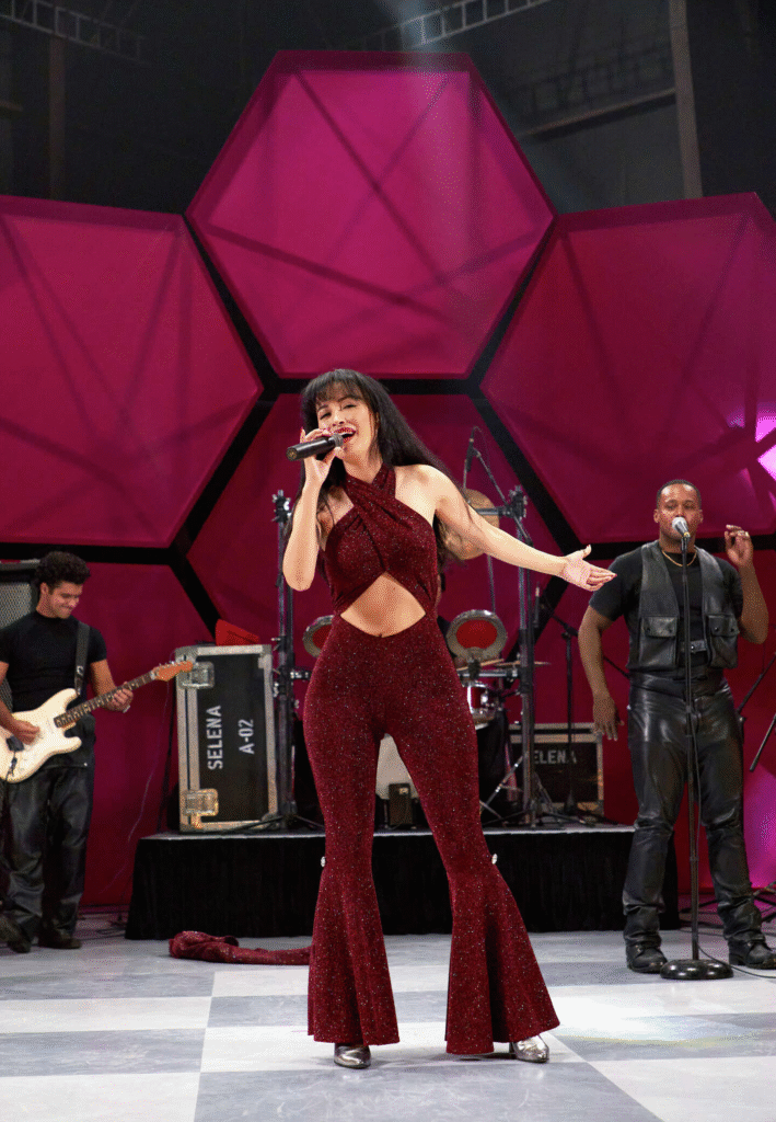 Selena Quintanilla Outfits: A Timeless Fashion Legacy That Still Inspires the World